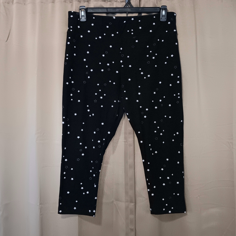 Terra & Sky Black Star Pattern Capri Leggings